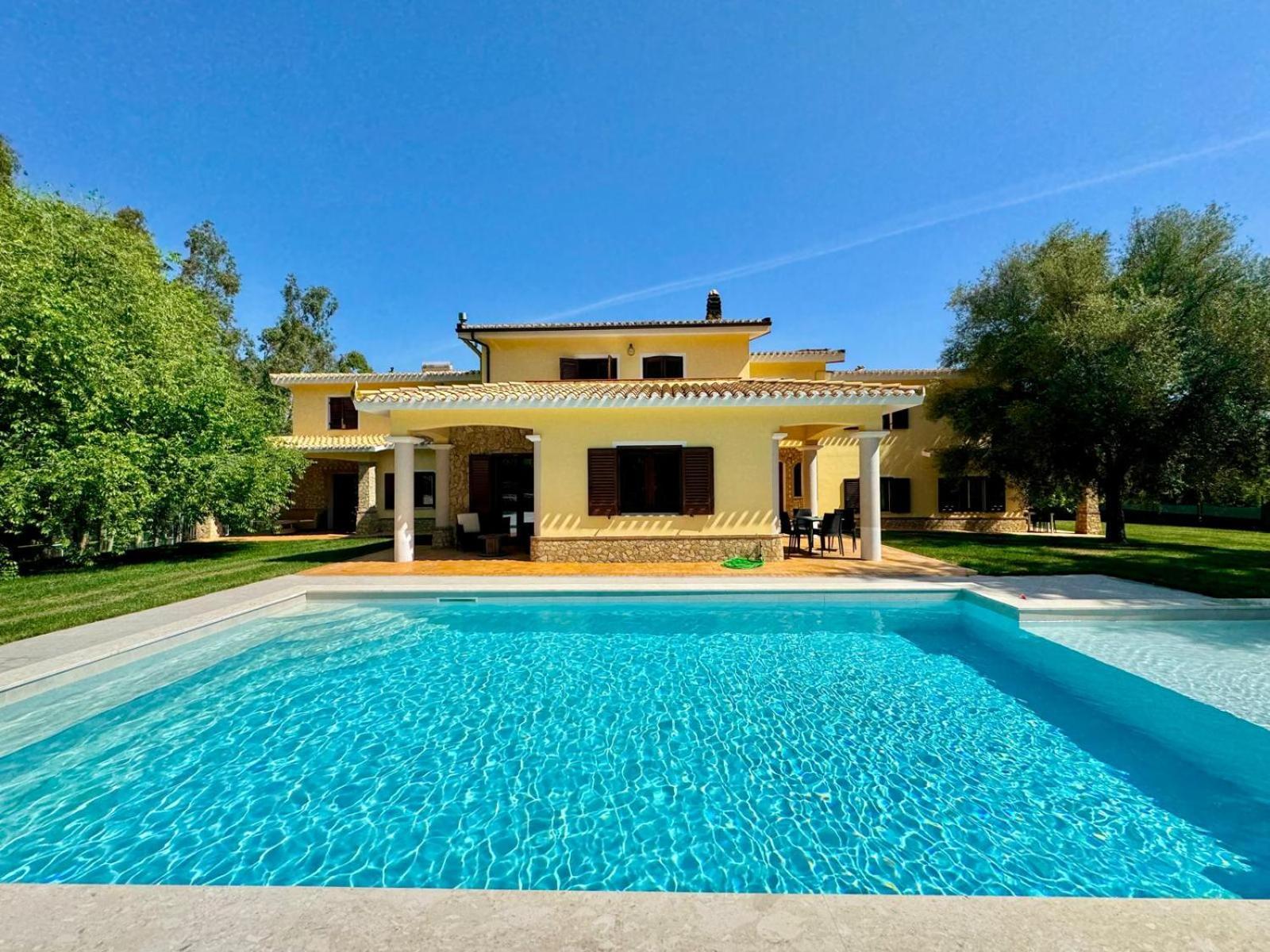 Villa With Pool Cardedu Exterior photo