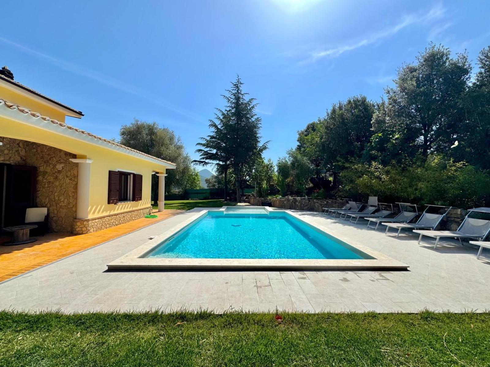 Villa With Pool Cardedu Exterior photo