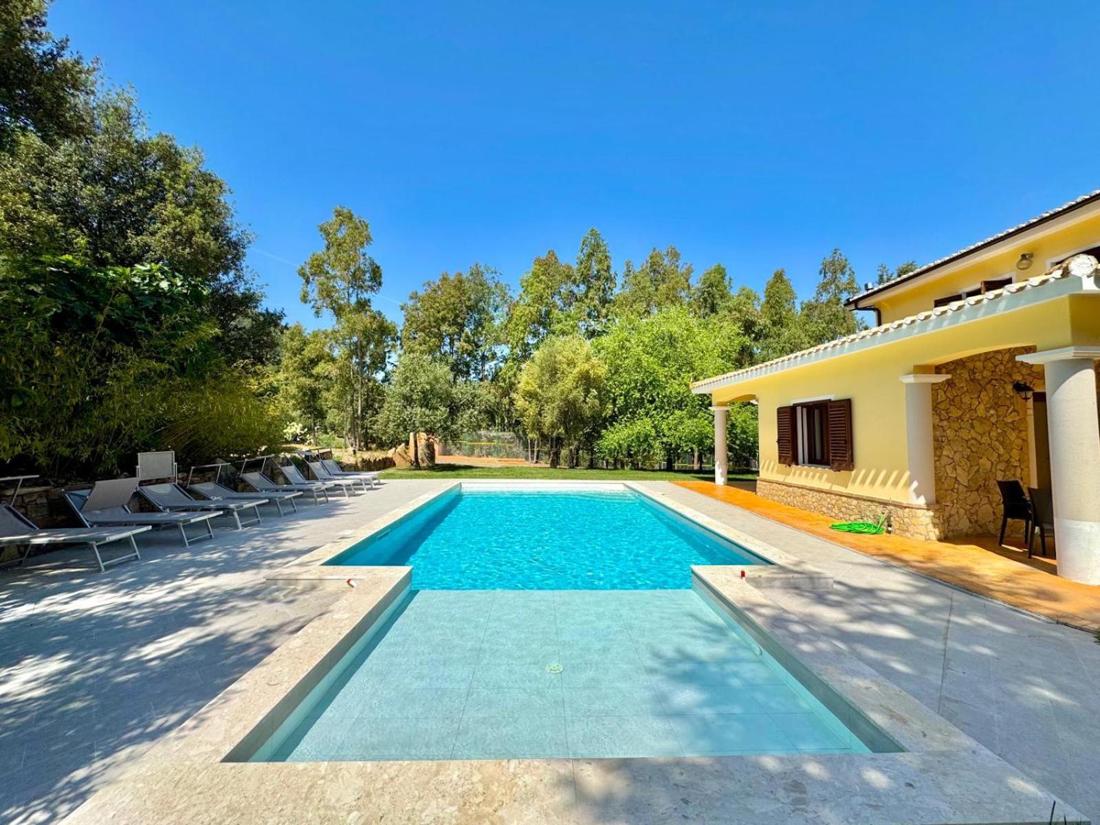 Villa With Pool Cardedu Exterior photo