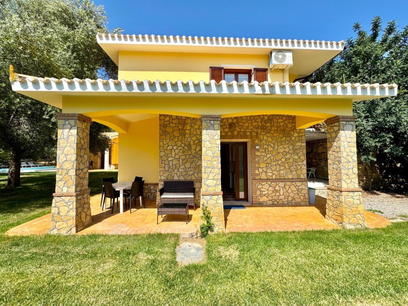 Villa With Pool Cardedu Exterior photo
