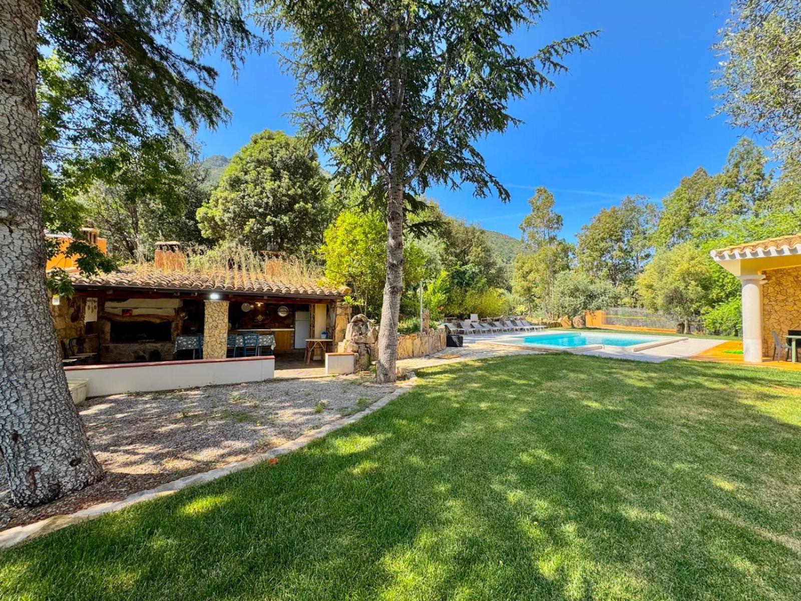 Villa With Pool Cardedu Exterior photo
